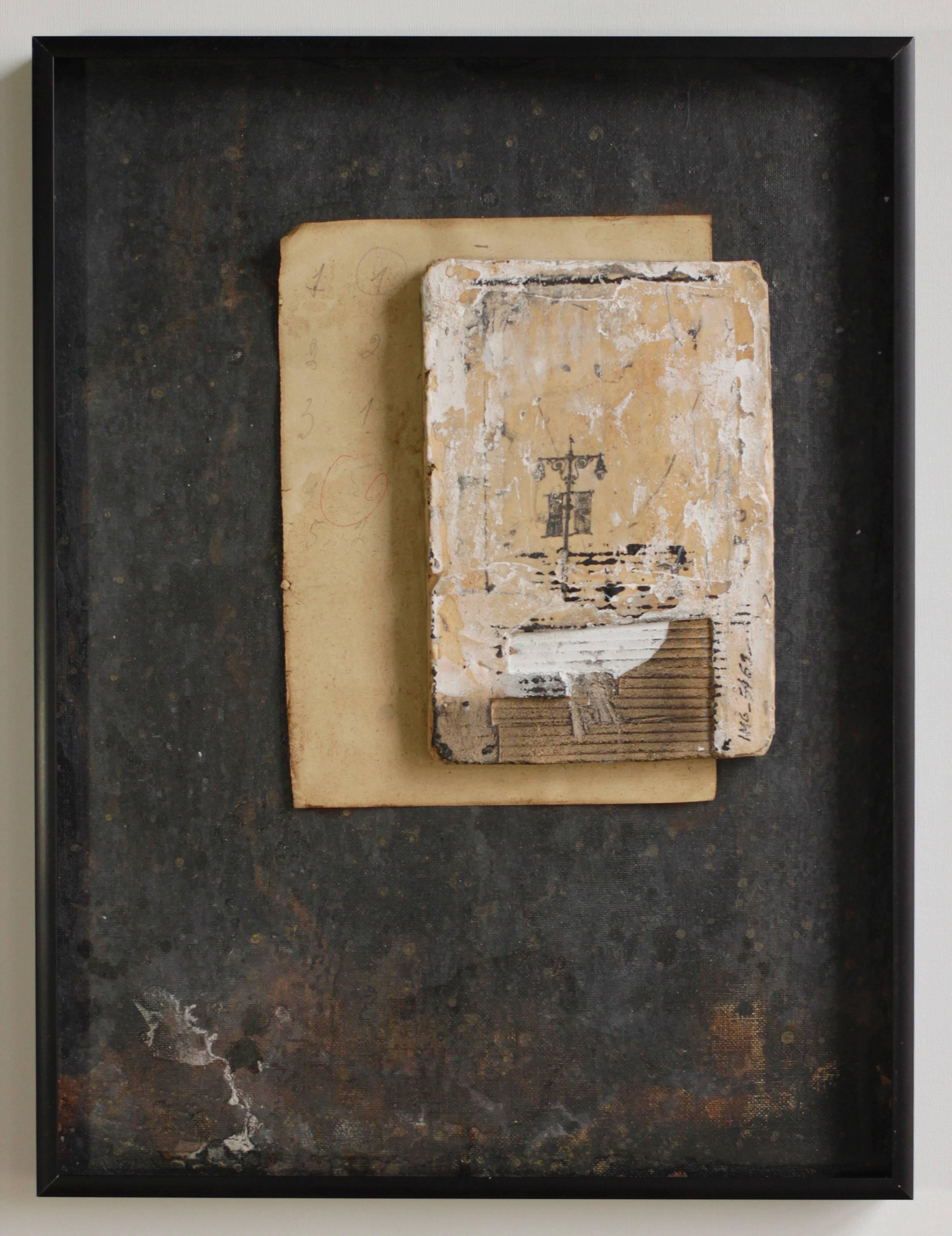 Levan Mindiashvili, "Suites II nº 3", 2015, Carboncillo, escayola, papel de archivo