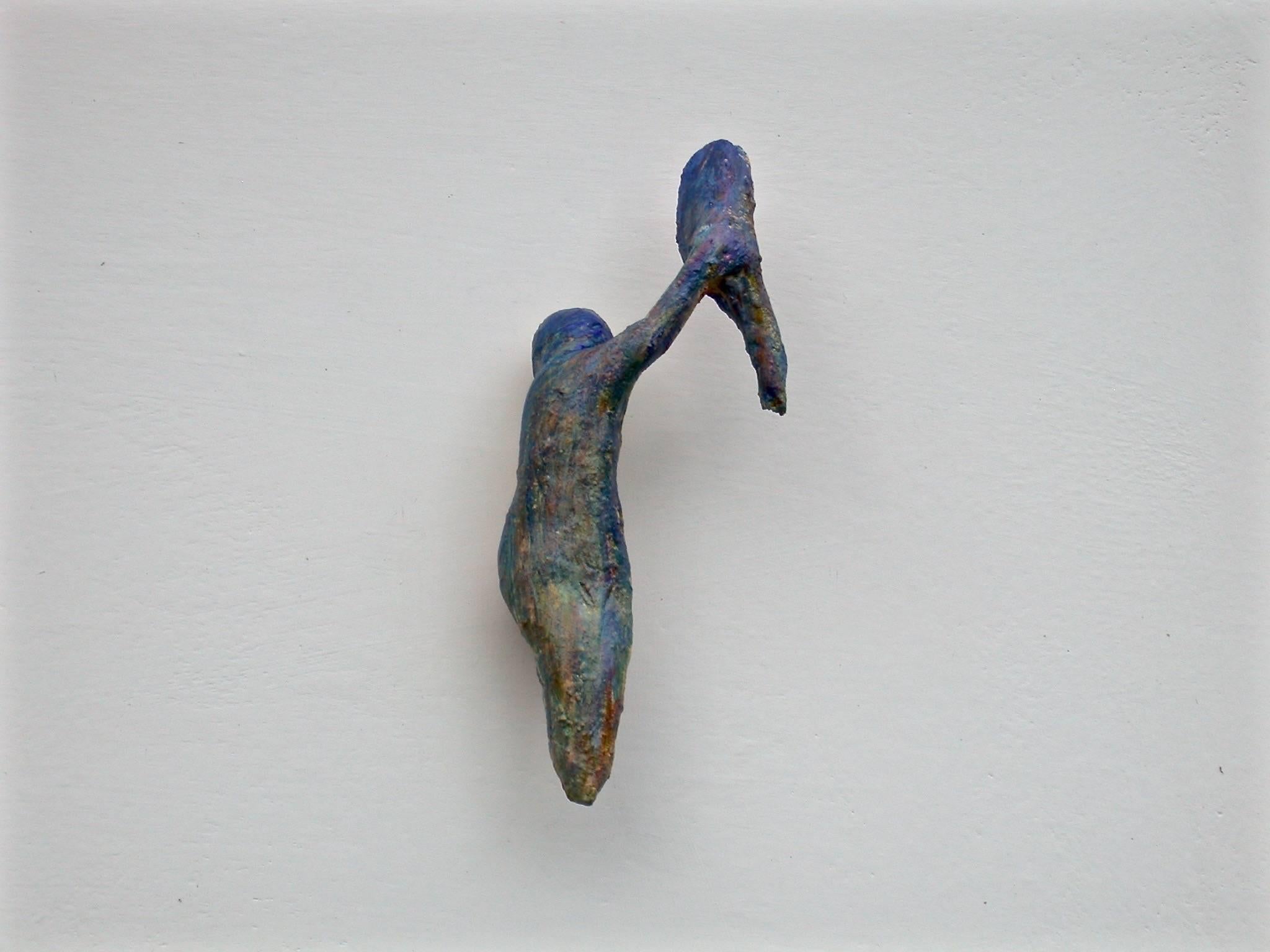 Jackie Shatz Figurative Sculpture – Acrylfarbe, Refuge, 2017, Steingut