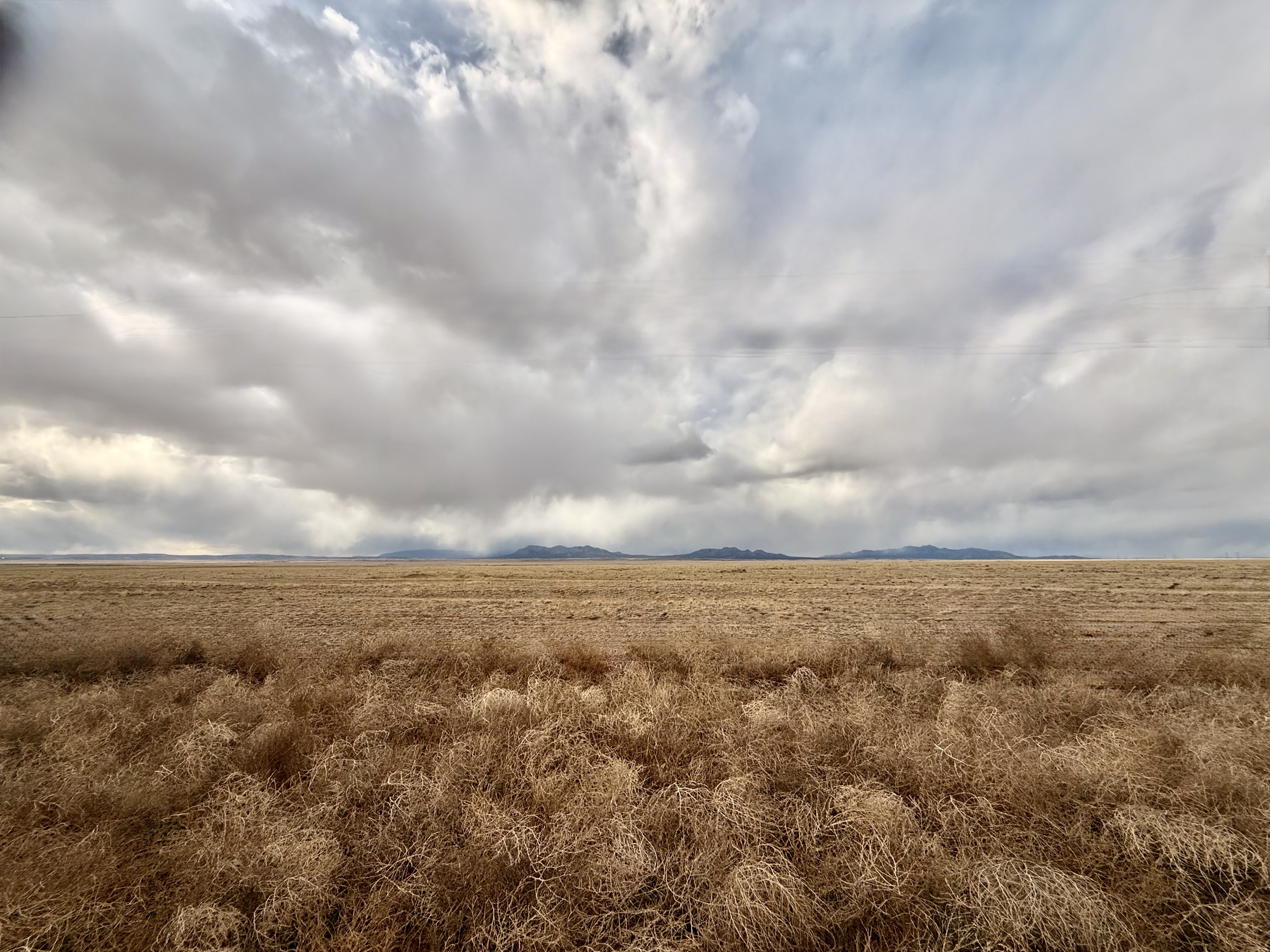 Avant la pluie - Photographie d'art contemporaine représentant un paysage orageux