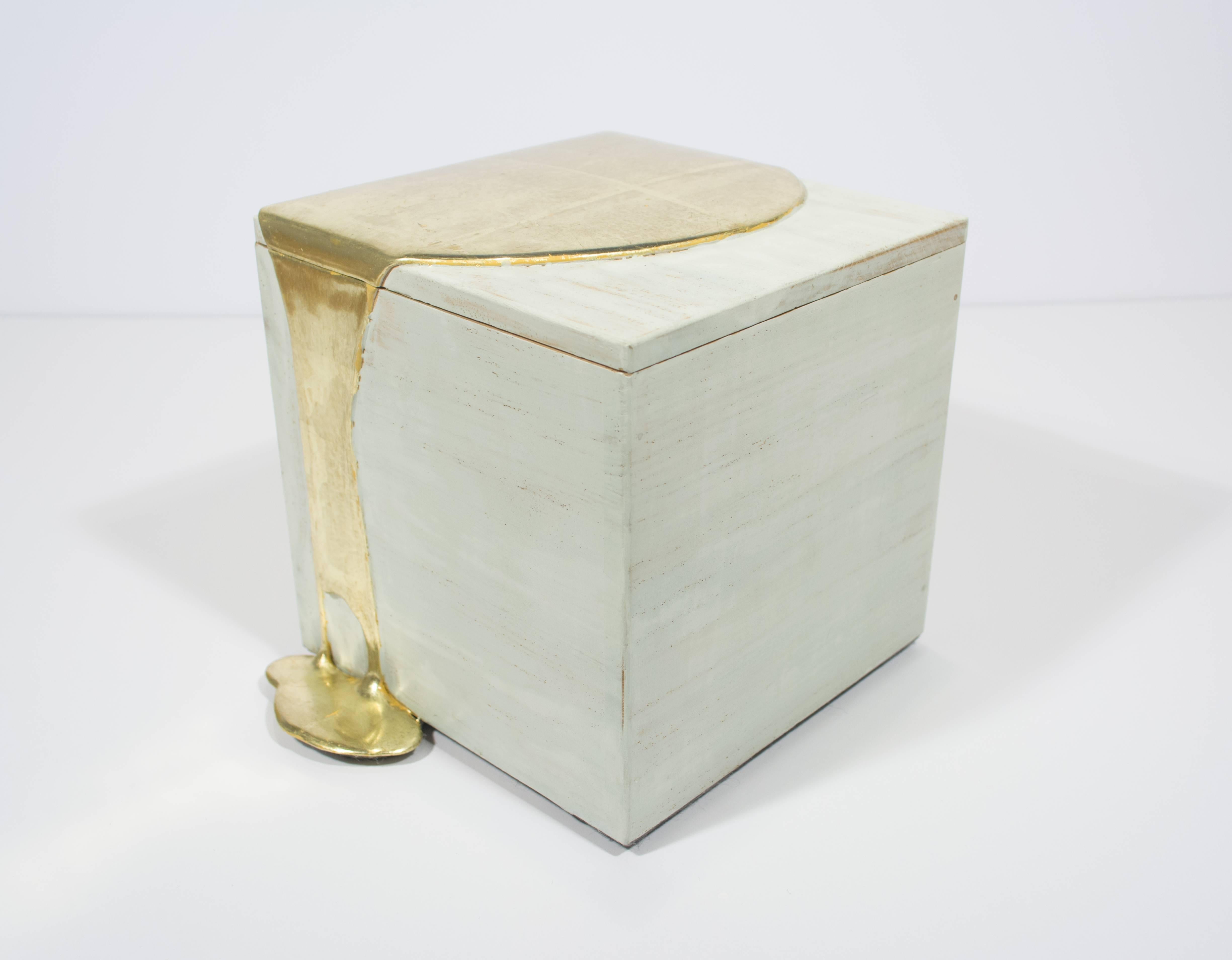 White Gold Pour Box 1
