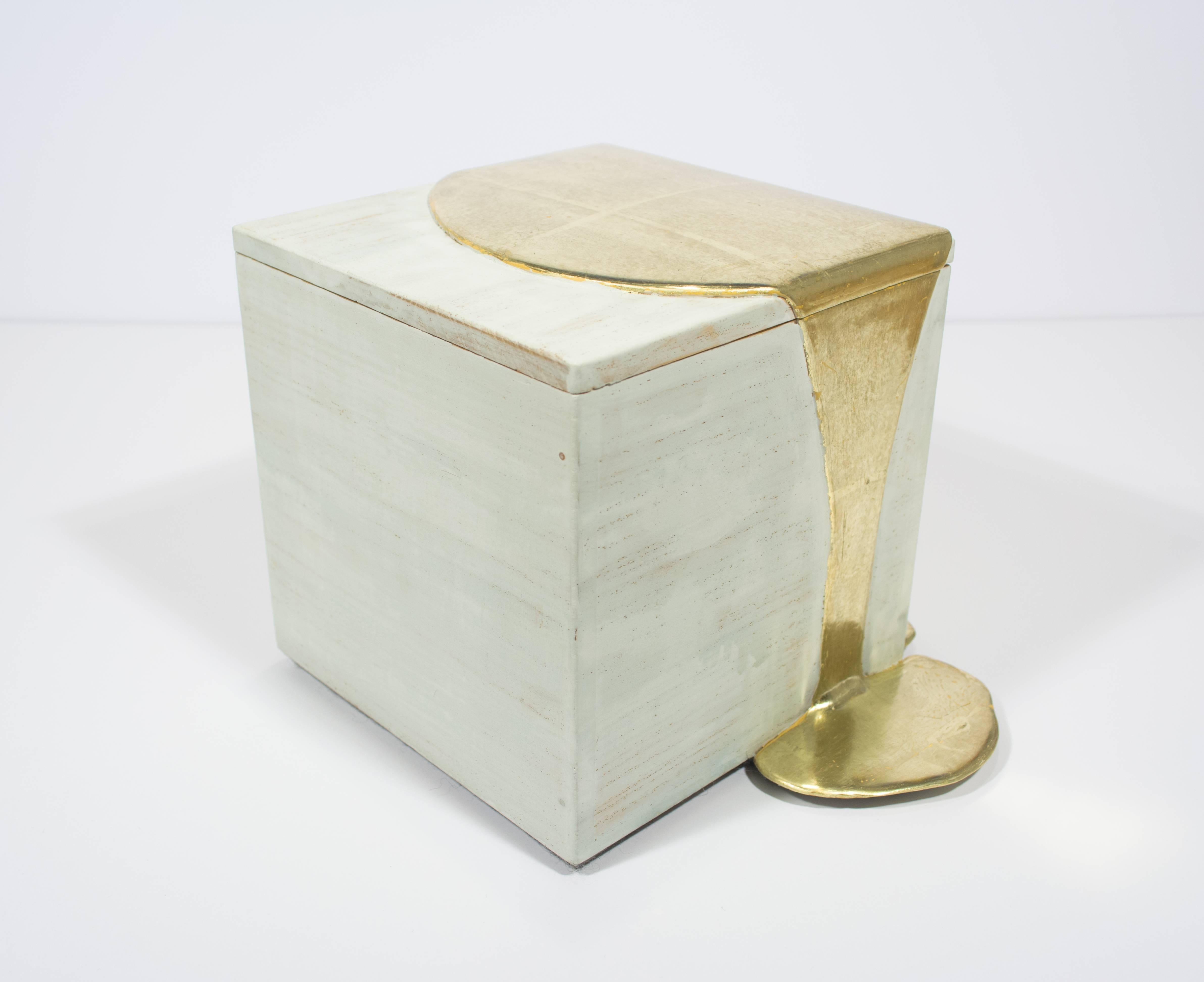 White Gold Pour Box 2