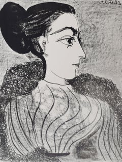 Woman with a Hair Bun Femme au chignon - Spanish Portrait