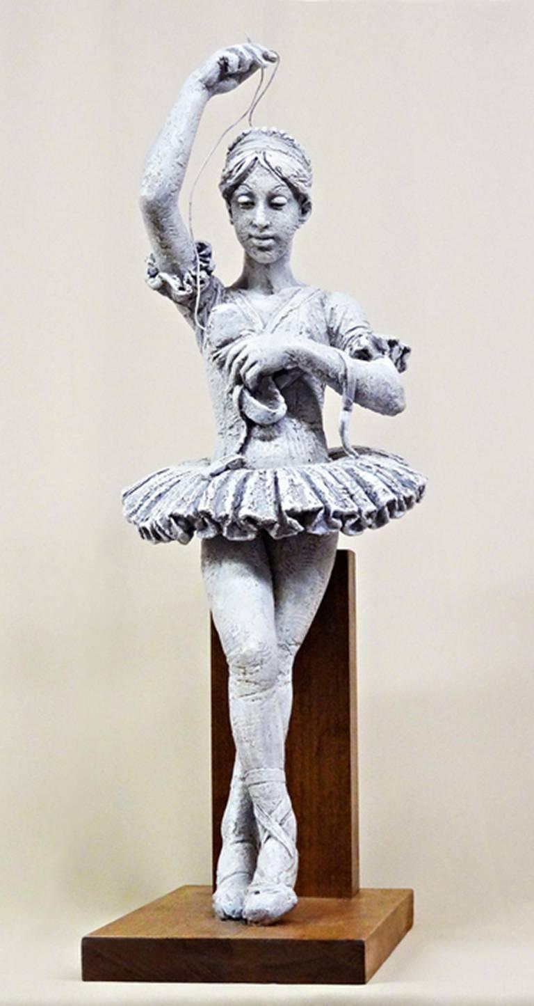 Bruno Lucchesi Figurative Sculpture - Ballerina