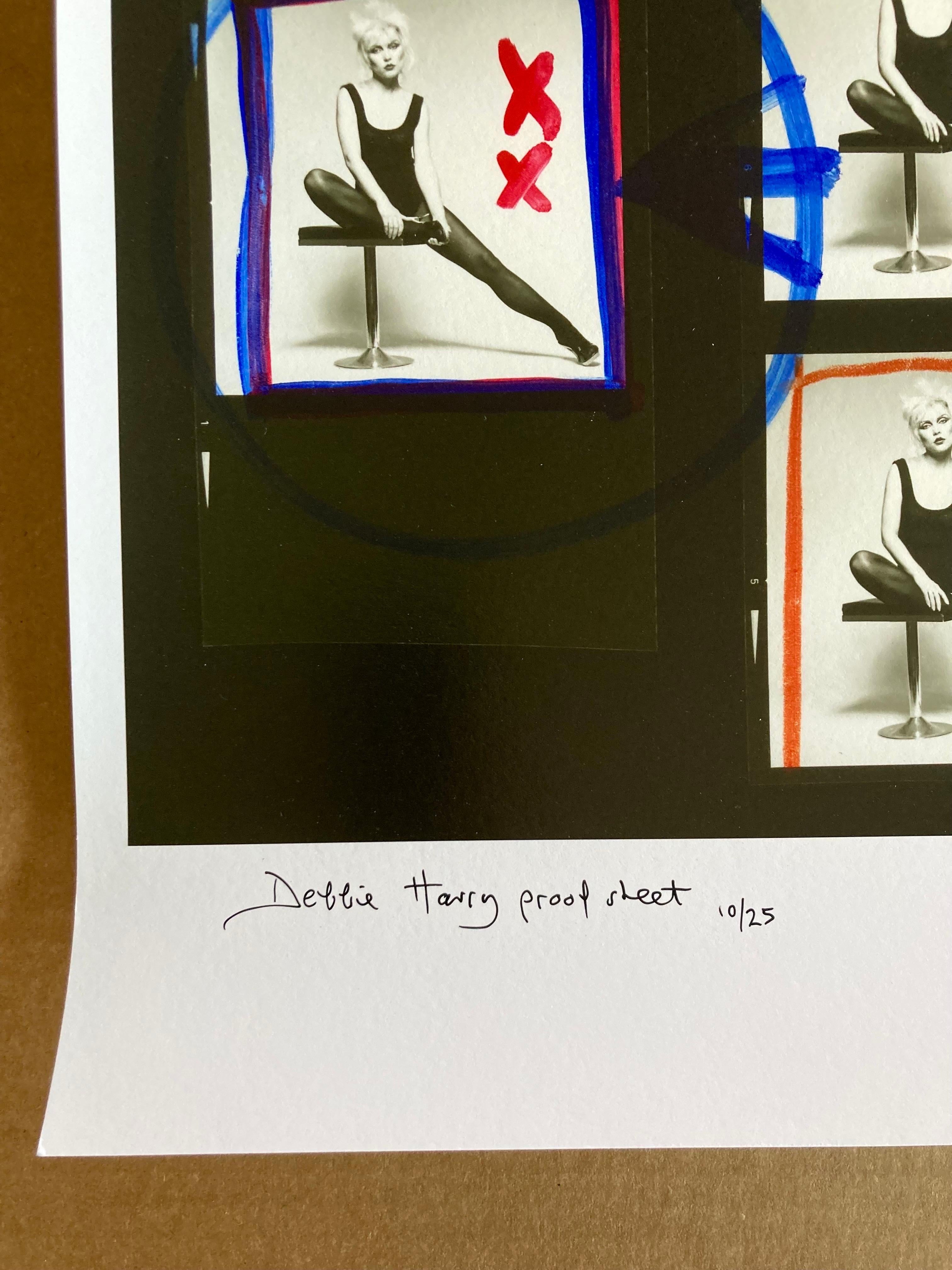 Debbie Harry Kontaktblattdruck (Schwarz), Color Photograph, von Brian Aris