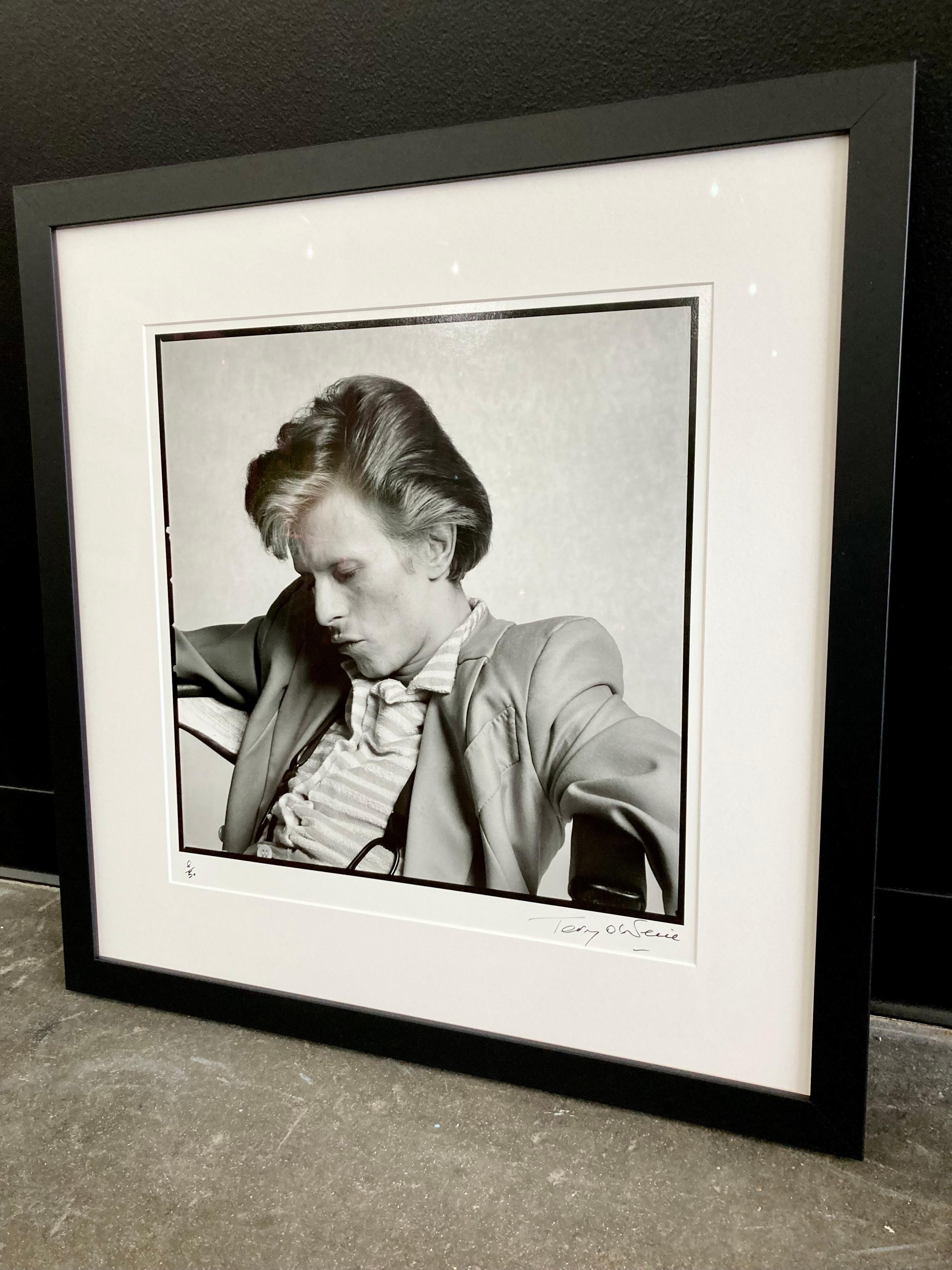 David Bowie by Terry O'Neill framed, signed silver gelatin print For Sale 1