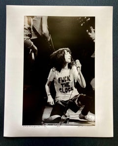 Patti Smith Fuck The Clock 1977 di Allan Tannenbaum