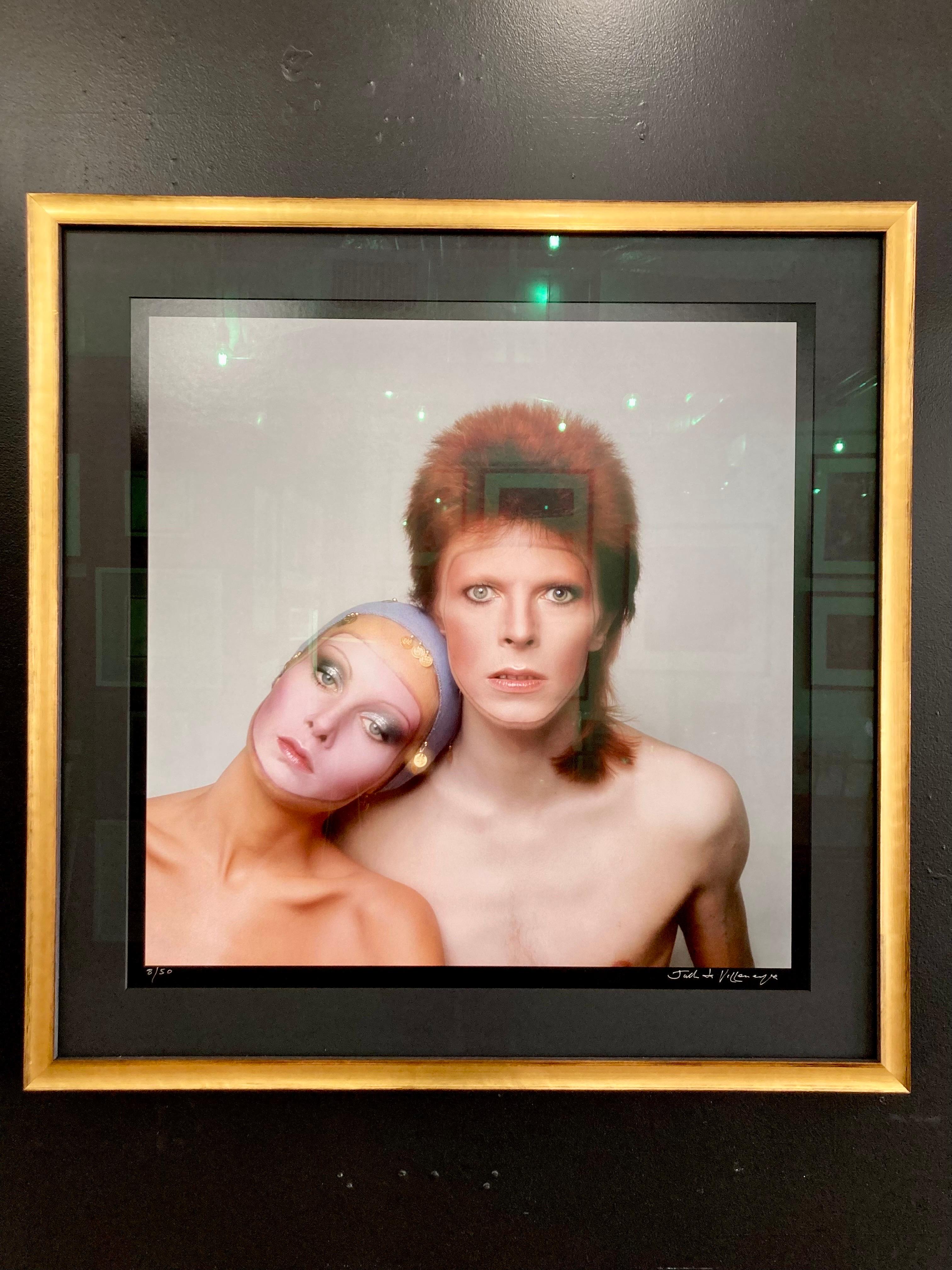 Justin de Villaneuve Portrait Photograph - Framed 30x30" David Bowie & Twiggy Pin-Ups album cover by Justin de Villeneuve