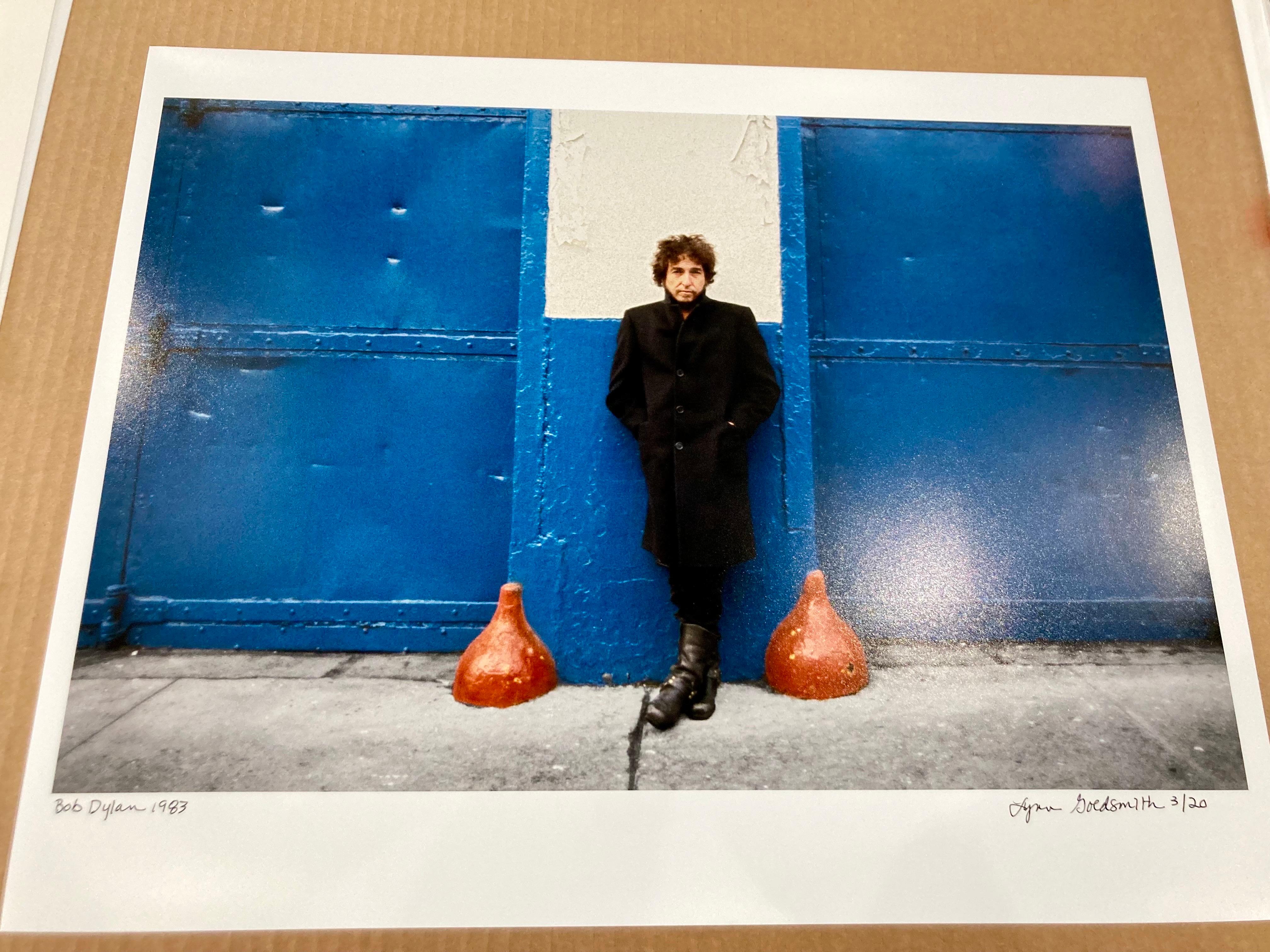 Bob Dylan, Blue Wall, 1983 par Lynn Goldsmith en vente 1