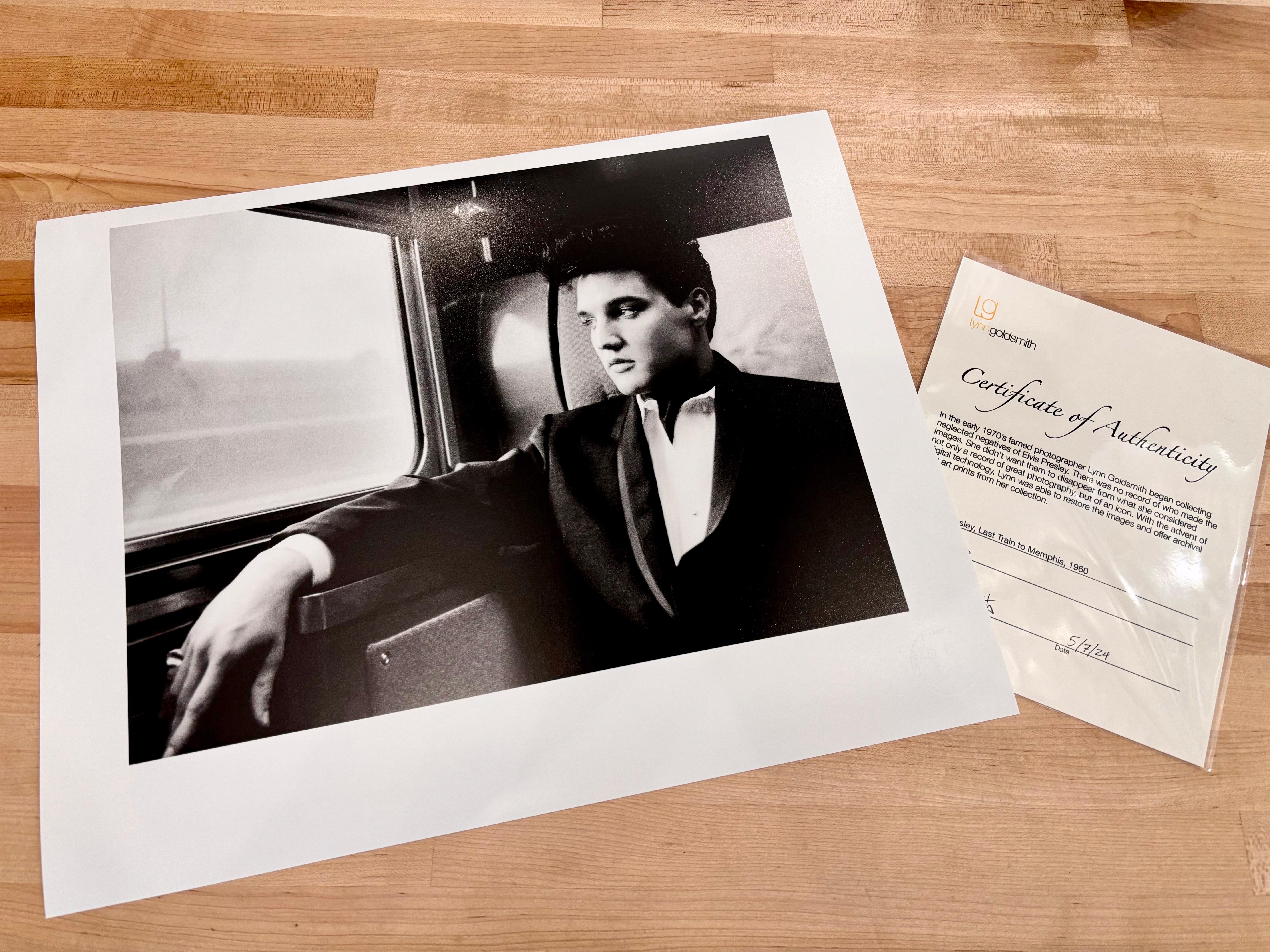 Elvis Presley „Der letzte Zug zu Memphis“ 1960 – Photograph von Lynn Goldsmith