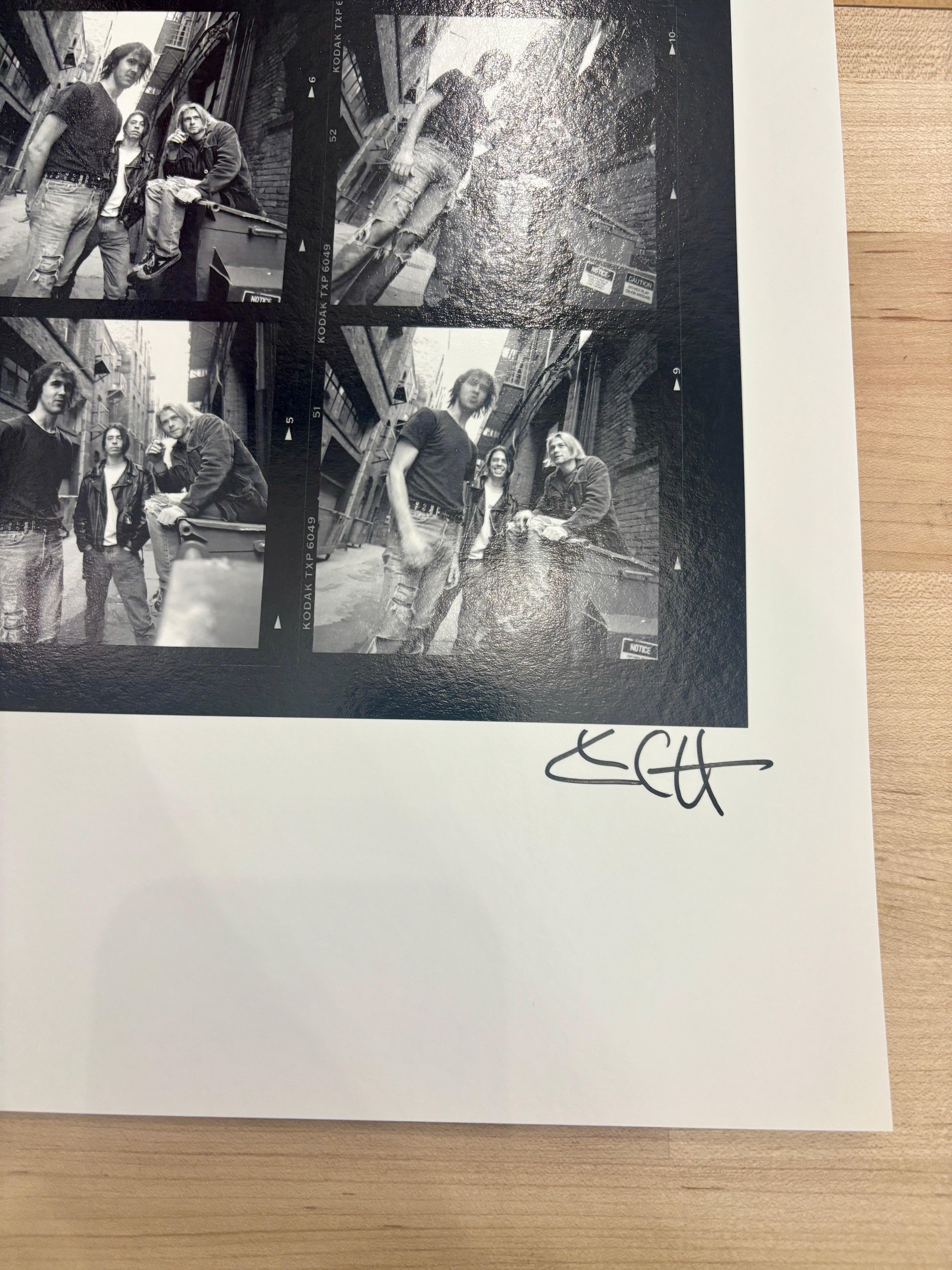 Nirvana 1991 Kontaktblattdruck, Künstlerabzug von Chris Cuffaro im Angebot 2