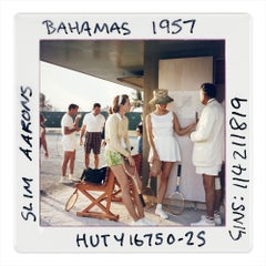 Tennis alle Bahamas, stampa su diapositiva a colori in stile retrò di Slim Aarons