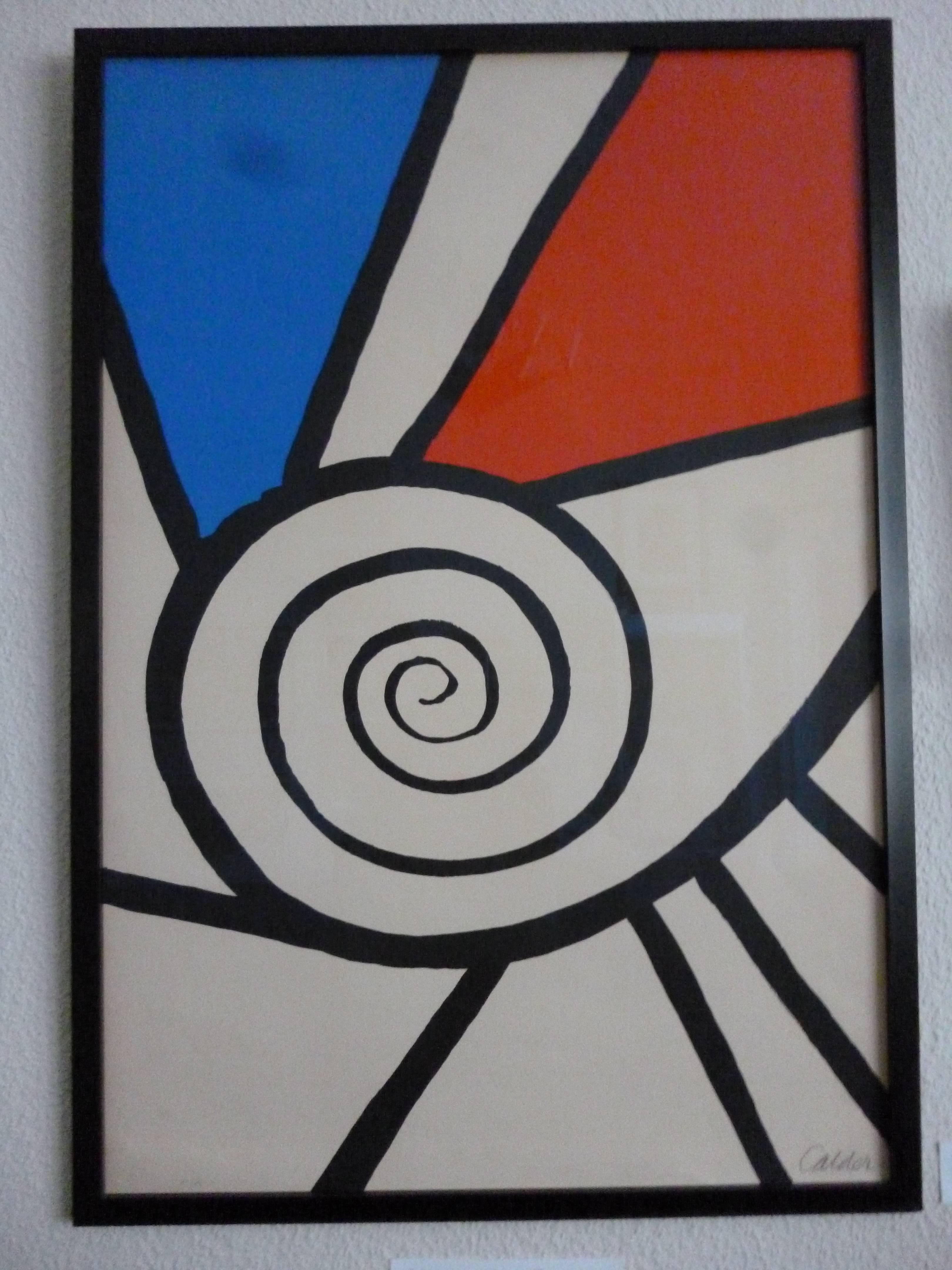 Alexander Calder Abstract Print - "Spirale No 4 Rouge et Bleu"