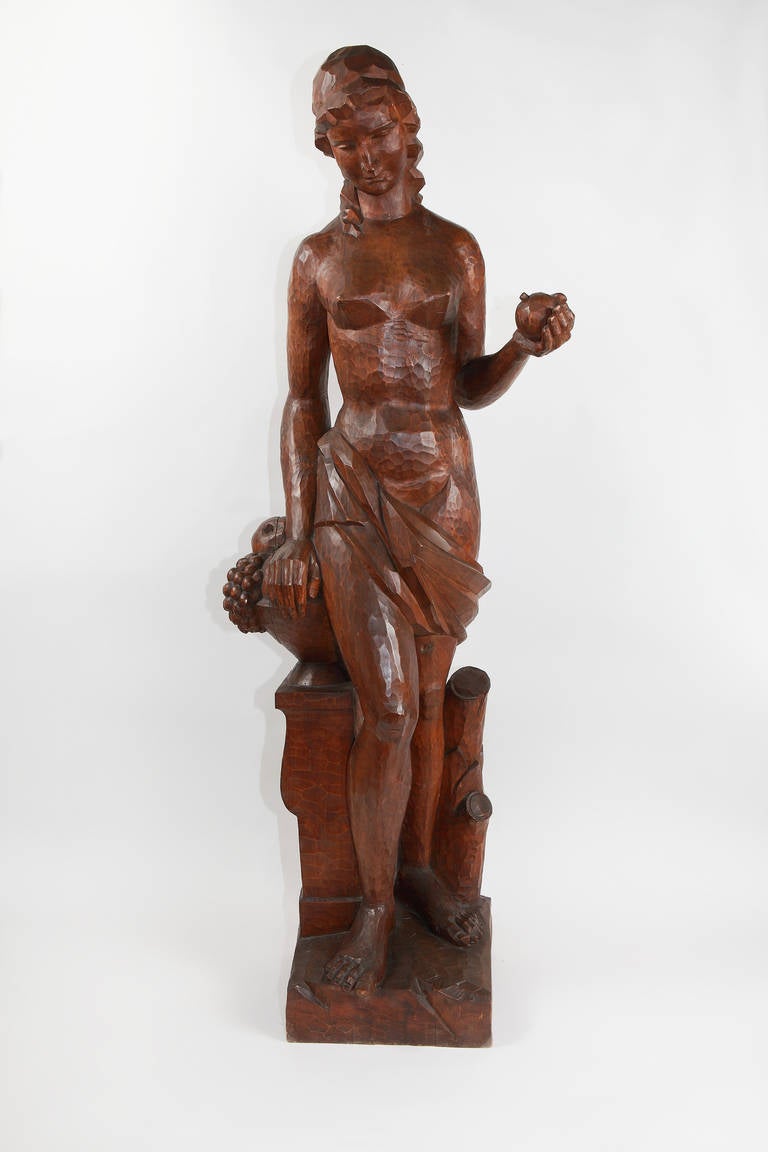 Eine eindrucksvolle Skulptur von Joseph Wackerle ( 1880-1959 ). Einzigartiges Exemplar aus dem Jahr 1920, Deutschland. Holz, geschnitzt. 
Höhe: 150 cm (59,06 Zoll), Breite: 32 cm (12,6 Zoll), Tiefe: 32 cm (12,6 Zoll)