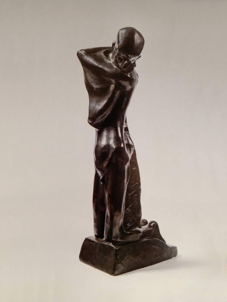 George Minne Figurative Sculpture - Kniender Juengling ( Le Grand Agenouille )