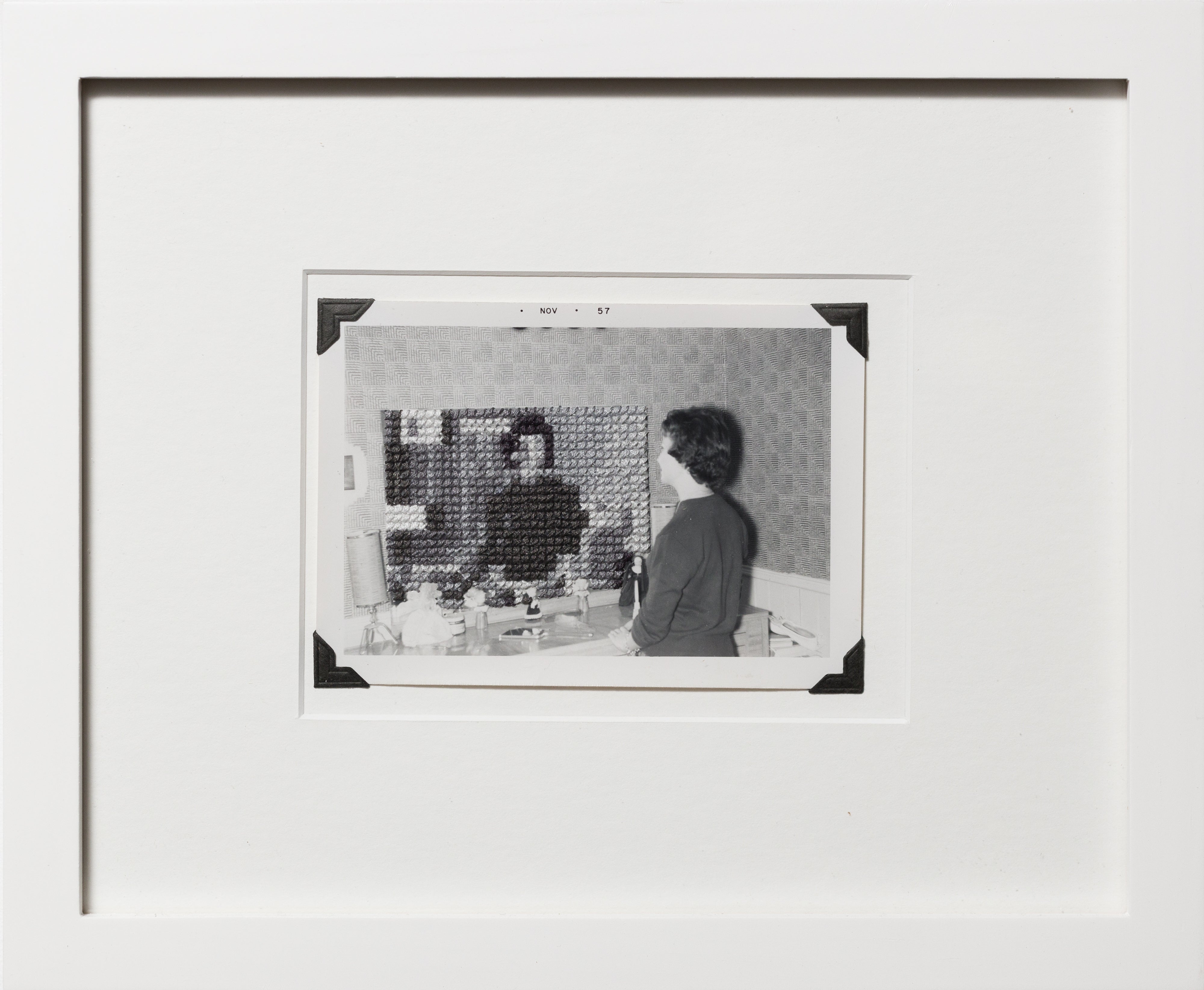 "Réflexion sur soi : Dans la chambre à coucher", Stitch by Stitch by Stitch contemporain
