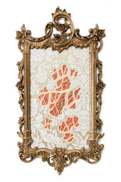 «Memento Morididdle Movement n.º 430», escultura de pared enmarcada con capas de papel
