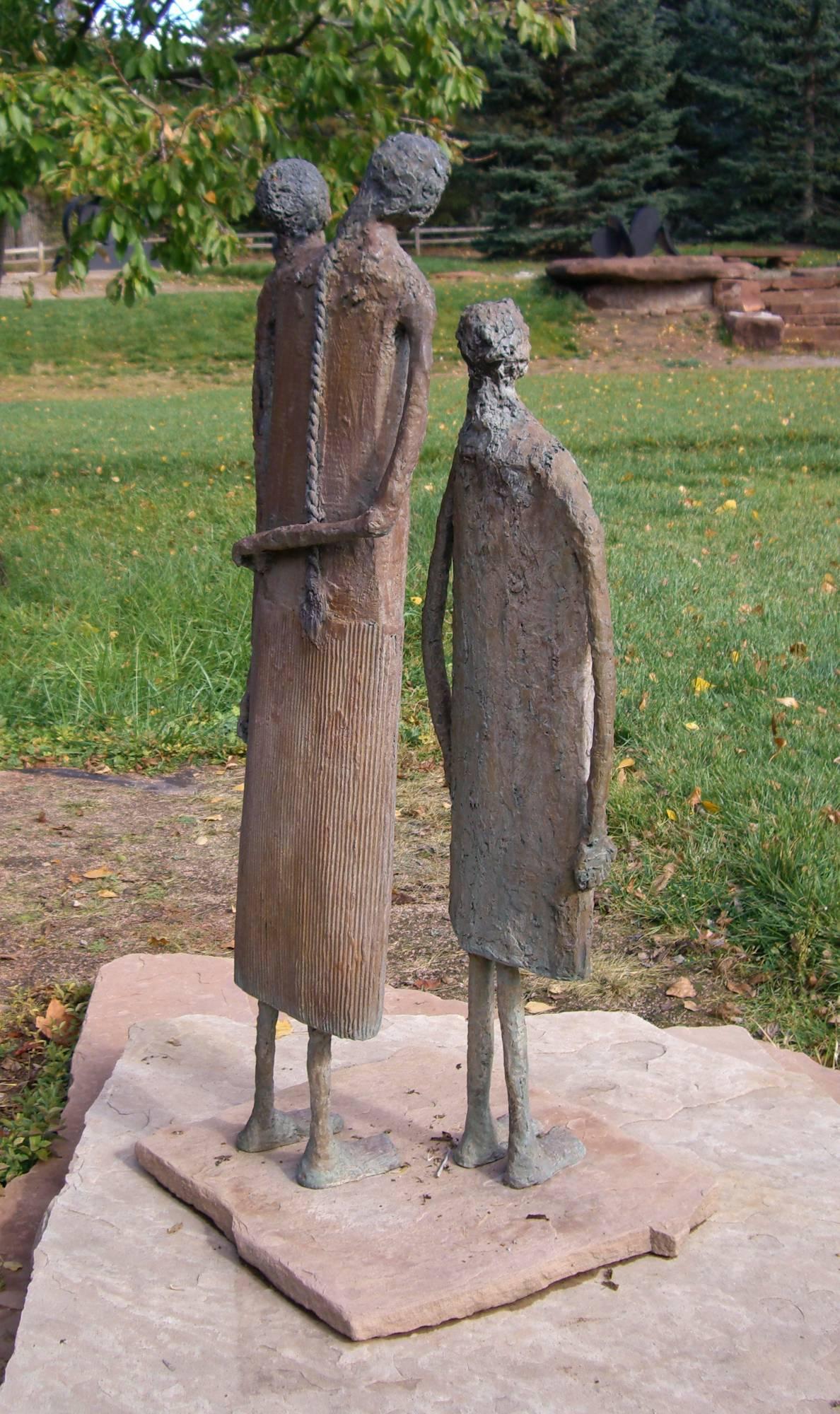 Las Tres Cabesas, Eduardo Oropeza bronze sculpture  brown Three heads Four legs For Sale 6