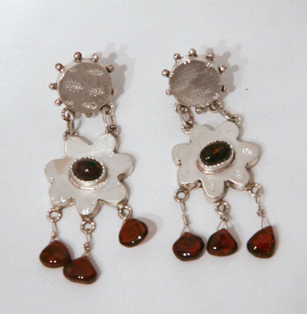 Boucles d'oreilles forme creuse Fleur Opal - Art de Shawn Bluejacket