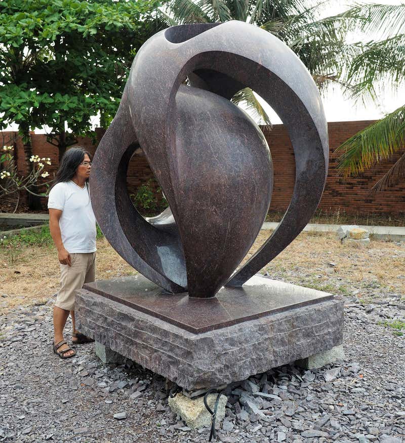 Khang PhamNew Curvilinearity, monumental granite abstract sculpture