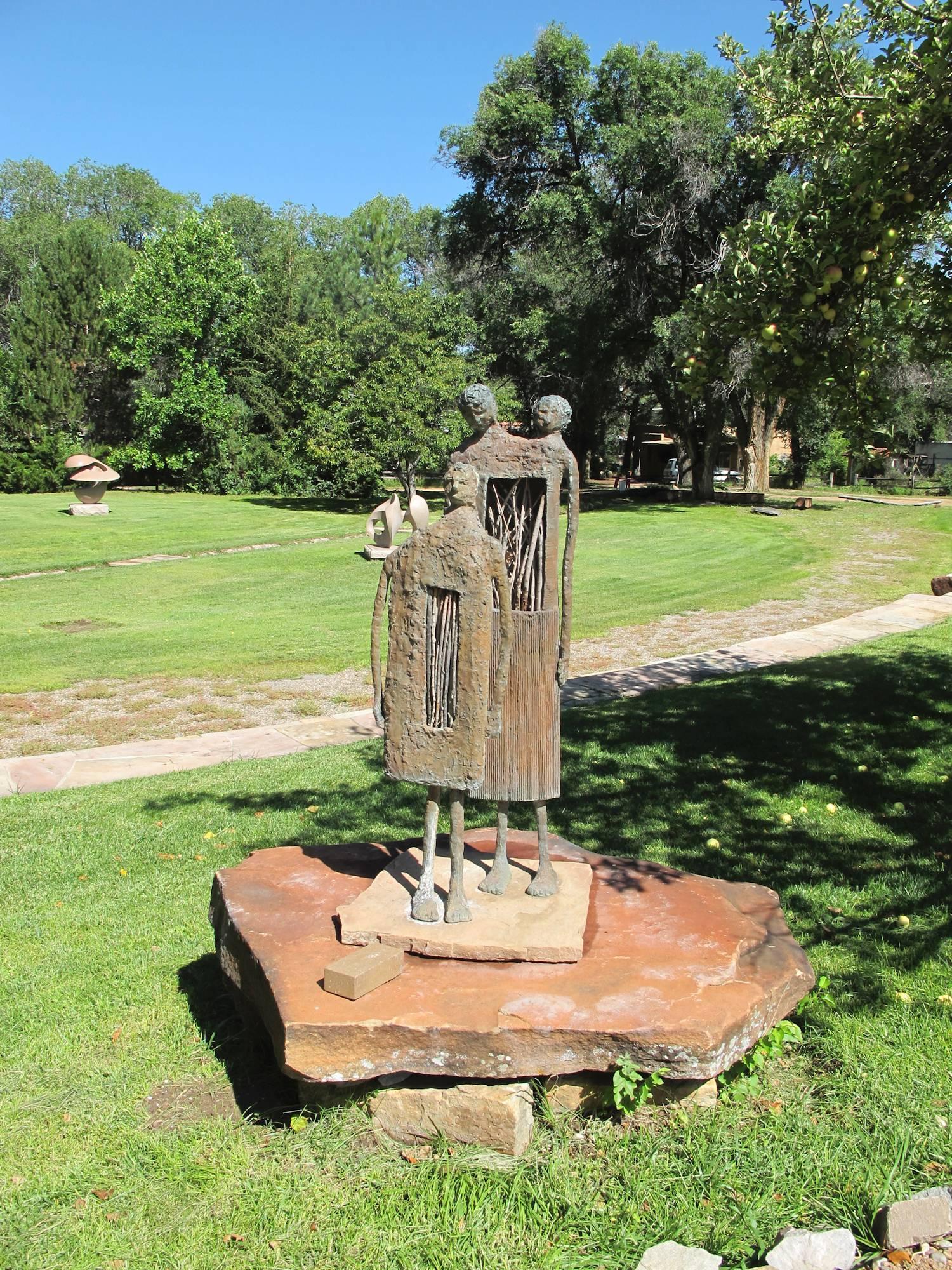 Las Tres Cabesas, Eduardo Oropeza bronze sculpture  brown Three heads Four legs For Sale 5