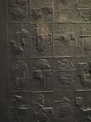 Scritti 117, Cheung Yee, pittura su carta fusa fatta a mano marrone scuro, gusci di tartaruga