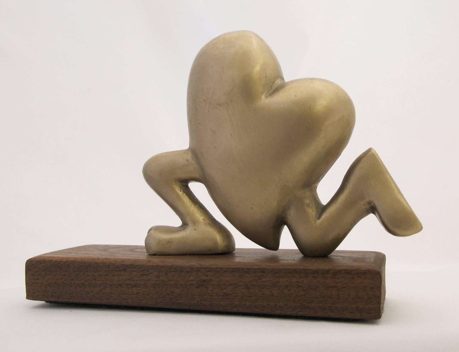 Running Heart, or, bronze, sculpture Chaussures Valentino en forme de cœur dessinée avec amour cartoon - Contemporain Art par Unknown