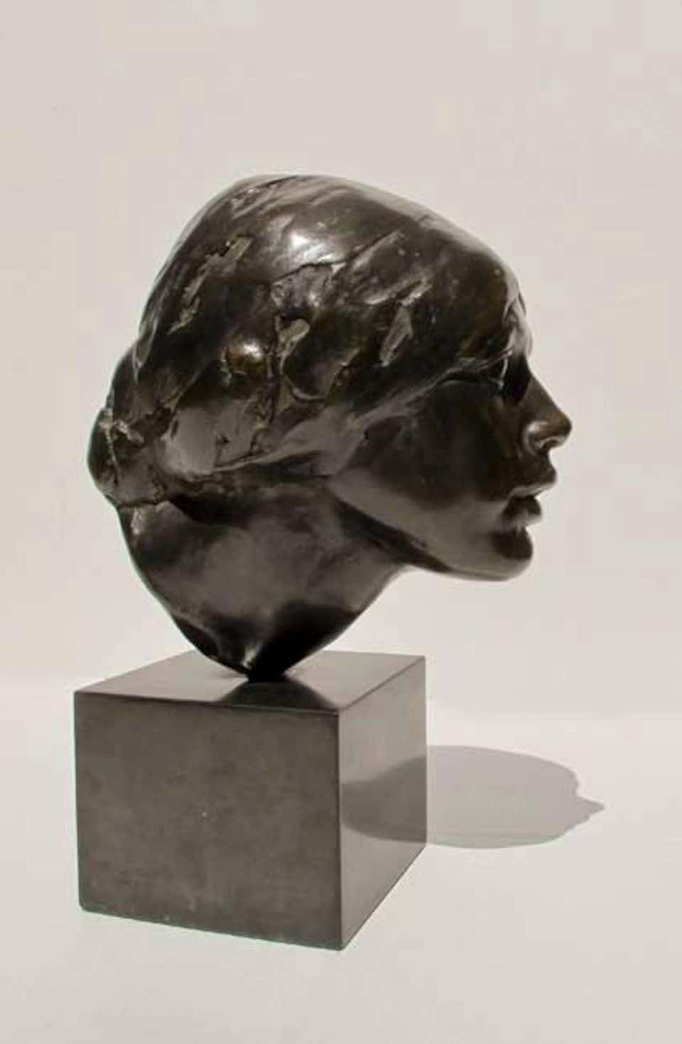 Nuska, Portrait of a Girl, unique bronze portrait by Isamu Noguchi 1924