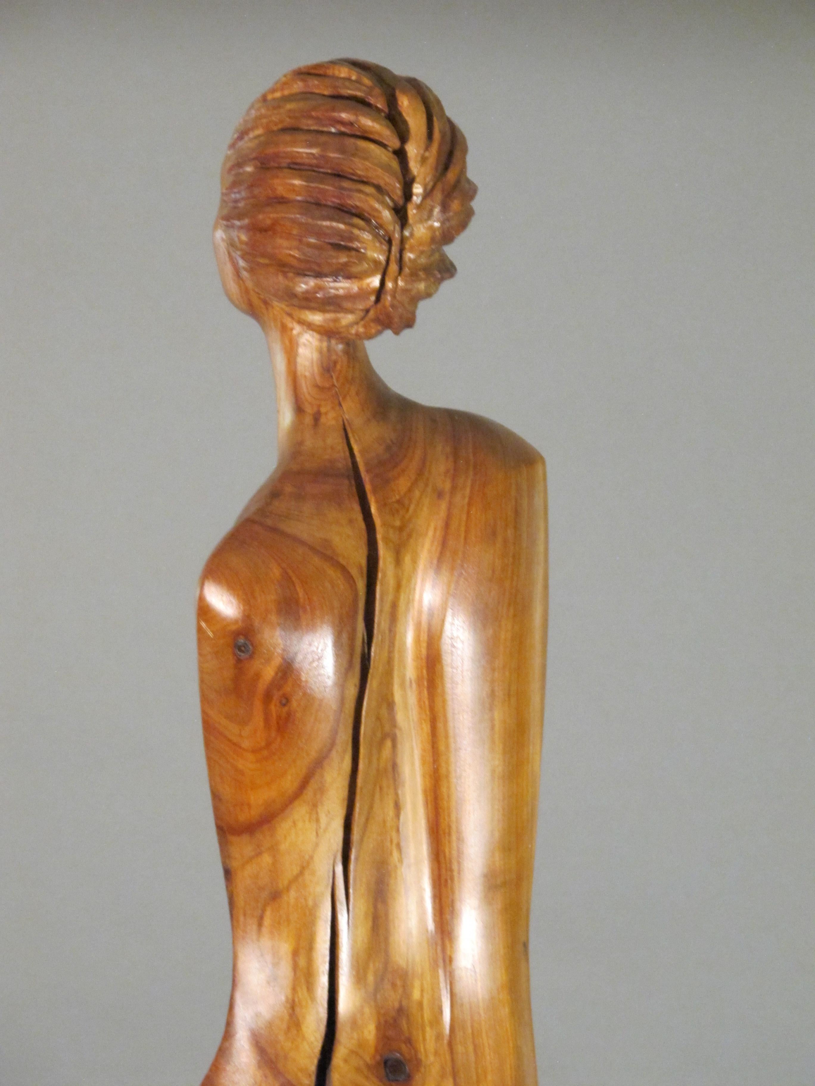 Places In The Heart, sculpture en Wood Brown sur base en acier, nu féminin, marron - Marron Figurative Sculpture par Troy Williams