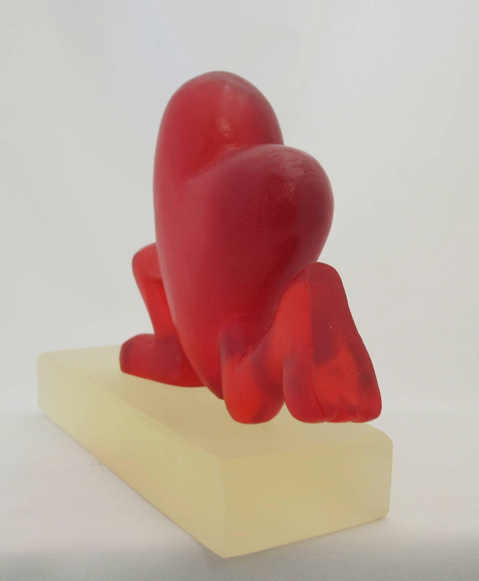 Running Heart, rouge, résine, sculpture, Valentine, amour, carton, humour, pieds en vente 3