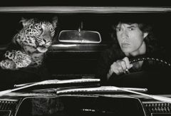 Mick Jagger in auto con il leopardo, Los Angeles - Fotografia in bianco e nero Fine Art, 1992