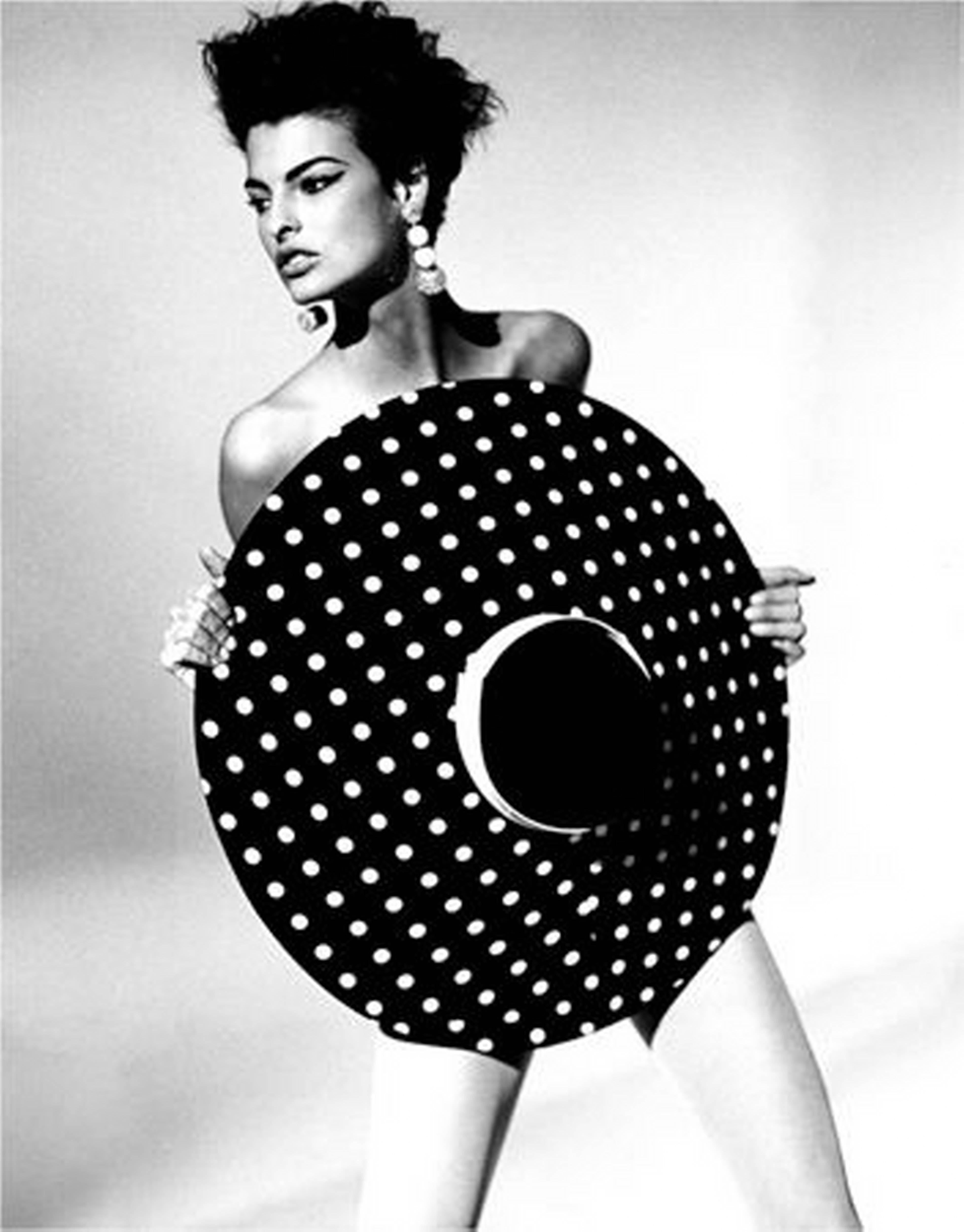 Arthur Elgort Black and White Photograph - Linda Evangelista