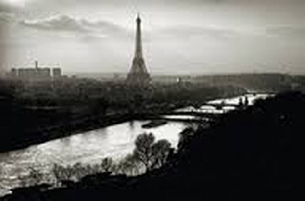 Andreas H. Bitesnich Black and White Photograph - Paris Scene 01