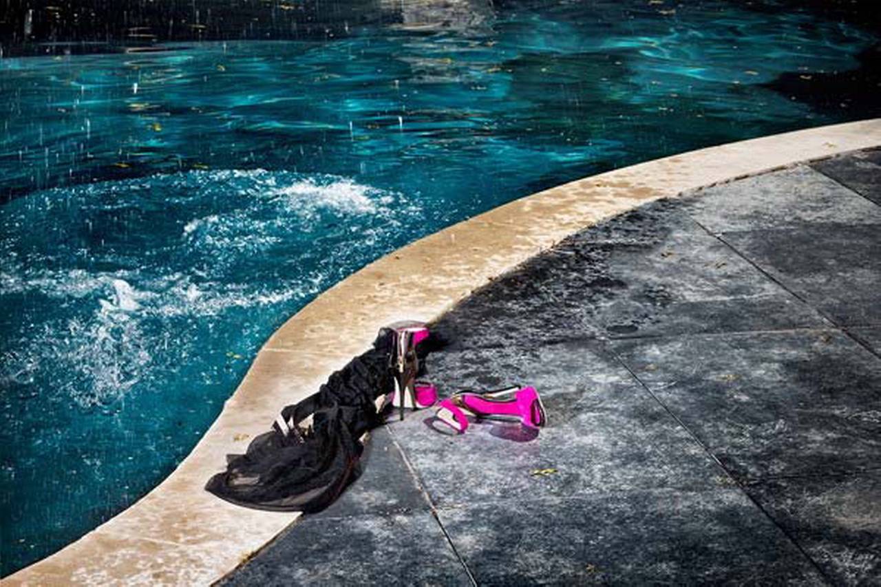 David Drebin Color Photograph – Splash & Heels mit Absatz