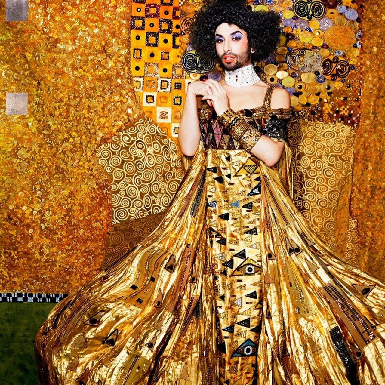 Art nouveau masterpiece the „Goldene Adele“ by Gustav Klimt interpreted with a portrait of Austrian singer and drag queen Conchita.

PREISS FINE ARTS is one of the world’s leading galleries for fine art photography representing the most famous