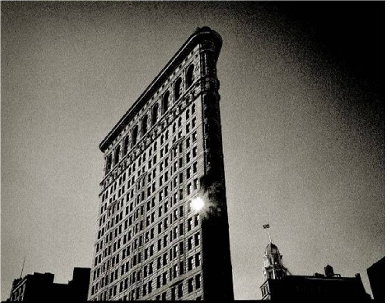 Andreas H. Bitesnich Black and White Photograph – Flatiron-Bauern