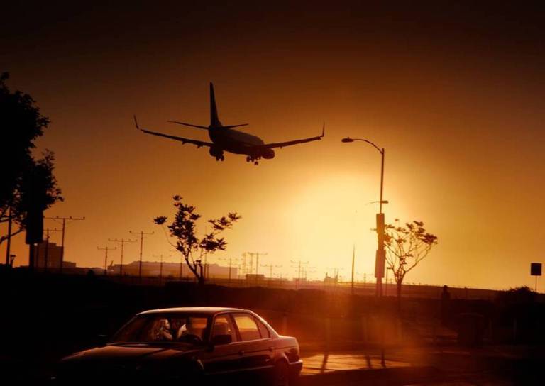 Les amateurs d'aéroport, panorama d'un atterrissage d'avion, photographie d'art, 2010
