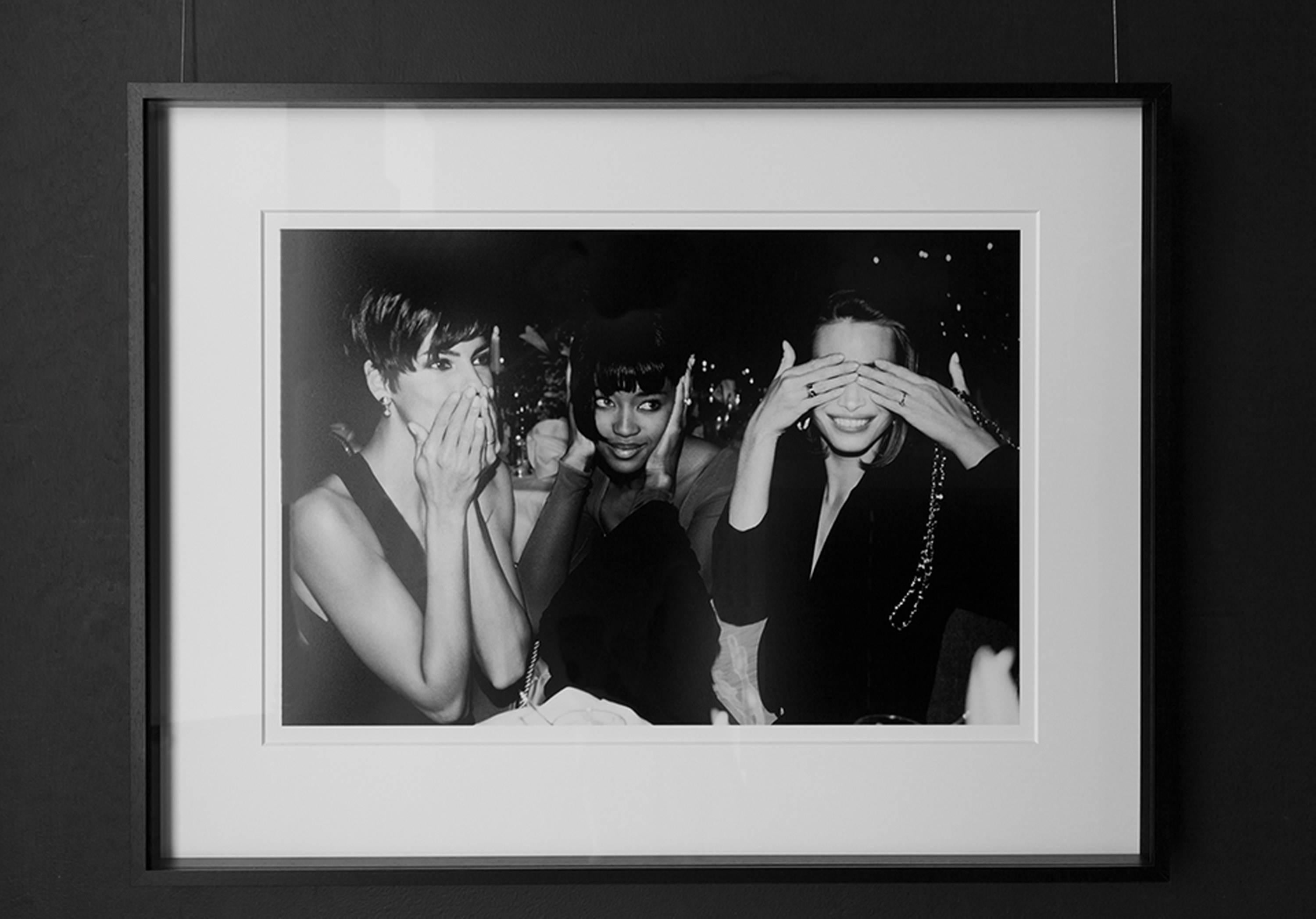 Linda Evangelista, Naomi Campbell and Christy Turlington - supermodels in b&w - Photograph by Roxanne Lowit