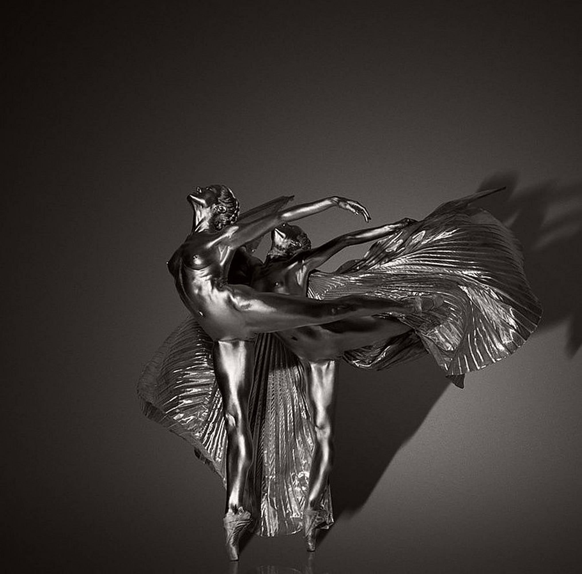 Guido Argentini Color Photograph - Silver Nude