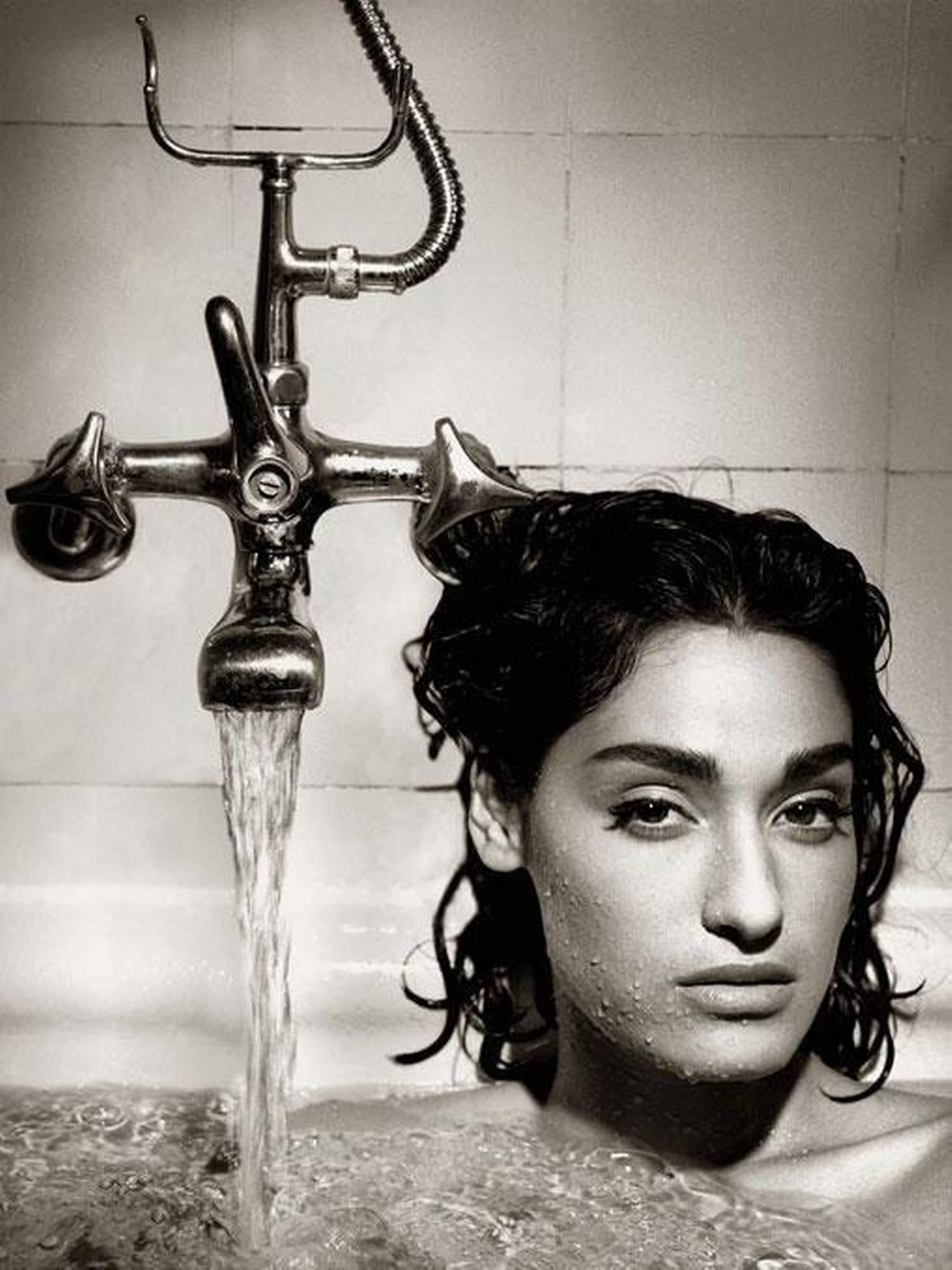 Albert Watson Black and White Photograph - Yvette, Berlin - portrait of the supermodel in a bathtub