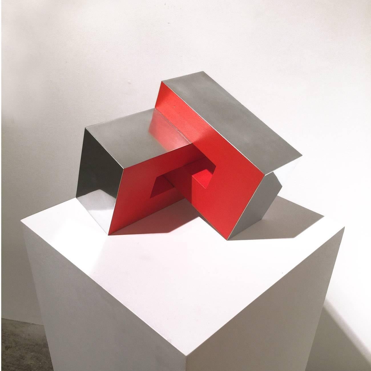 Arno Kortschot Abstract Sculpture - Split U