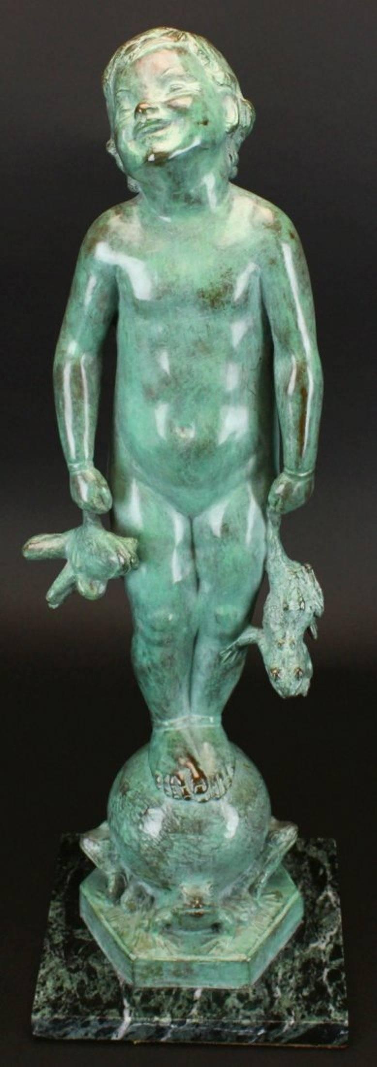 frog baby statue