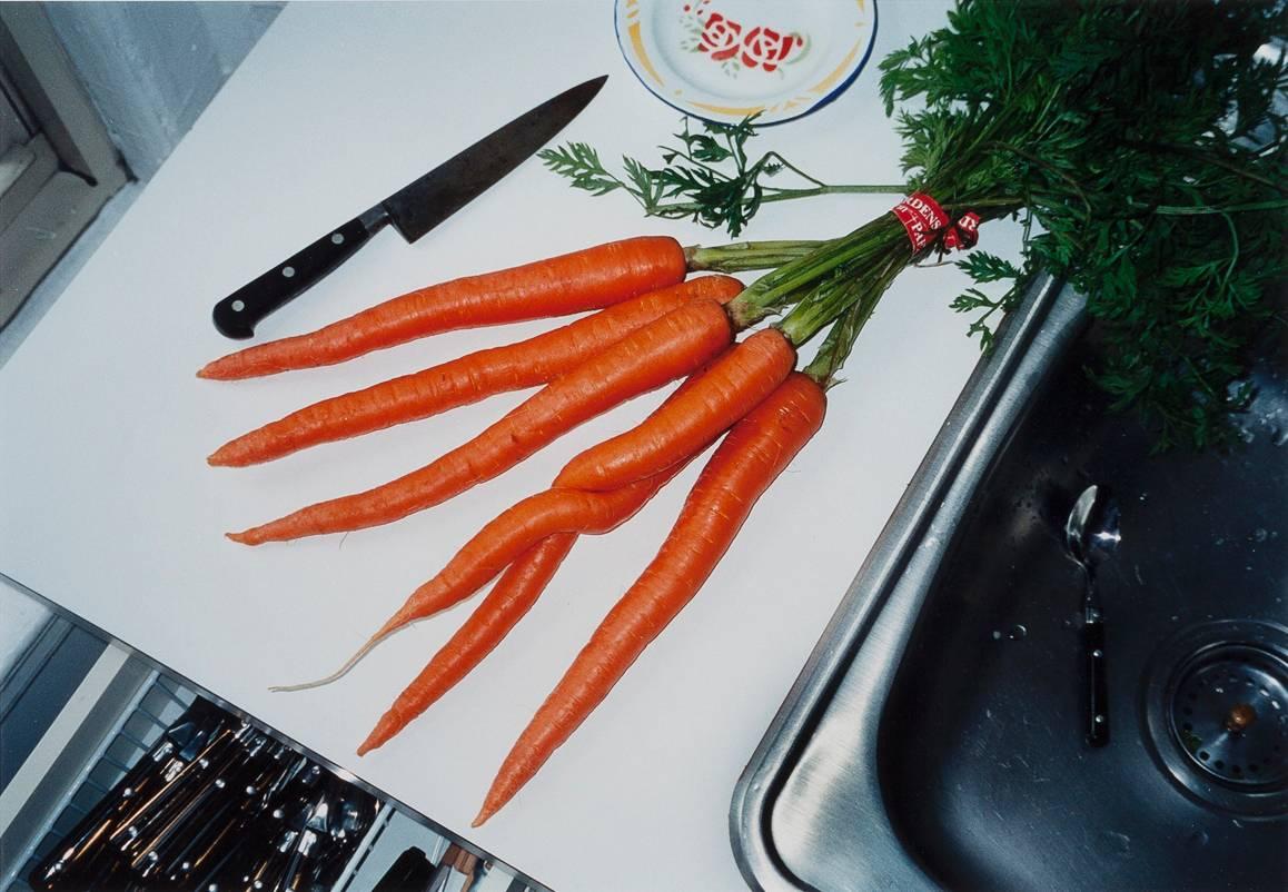 Mona Hatoum Color Photograph - A bunch of carrots (New York)