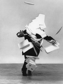 «Falling Down Man», impresión digital con pigmentos enmarcada, arte contemporáneo, década de los 70