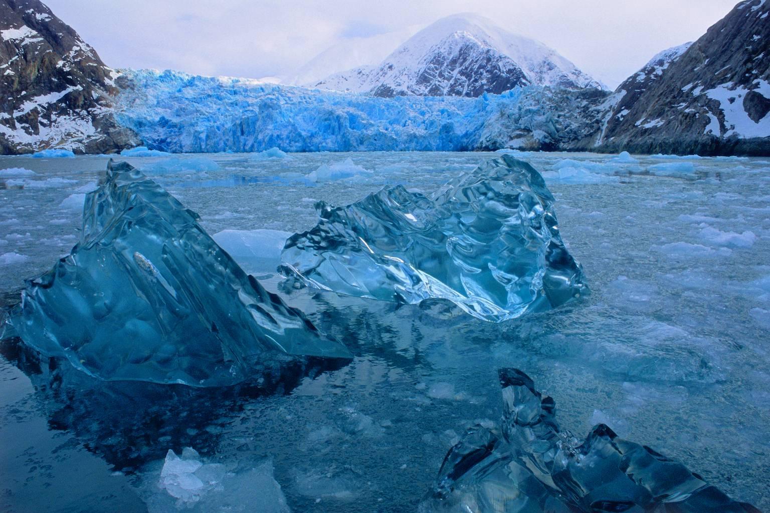 Peter Essick Landscape Photograph - Tracy Arm, Alaska