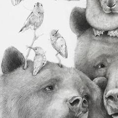 Momma-Bär, Kohlestiftporträt von Bären mit Vögeln und Hasen