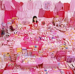 Jiwoo and Her Pink Things