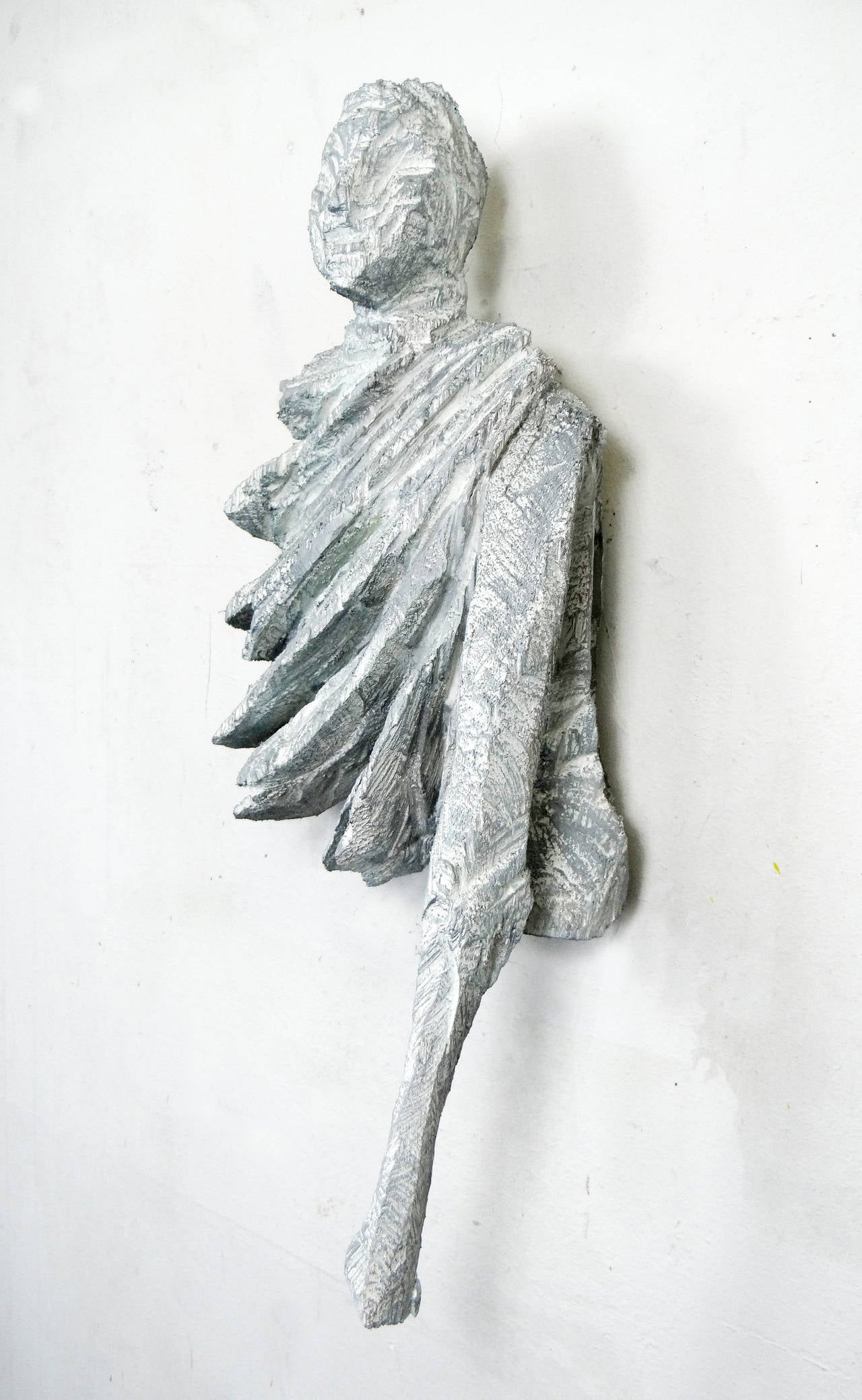Christofer Kochs Figurative Sculpture - Wall Body