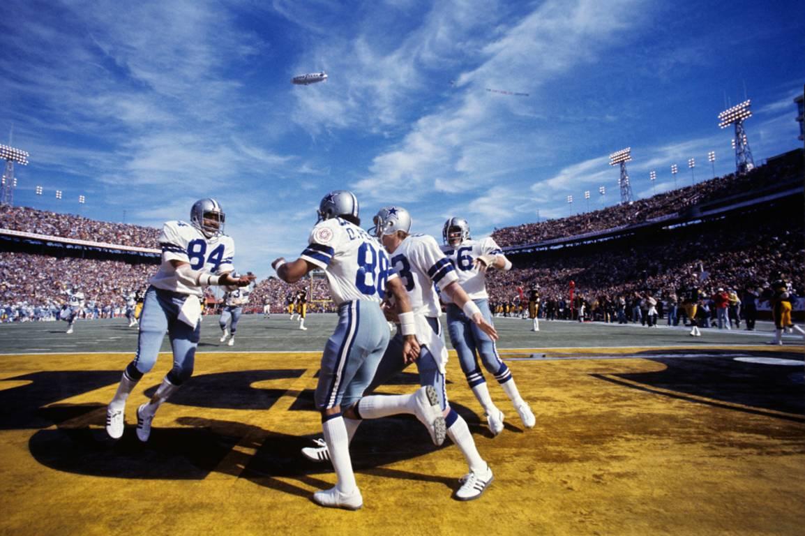 Neil Leifer Color Photograph - Dallas in End zone, Super Bowl X, Orange Bowl, Miami, FL, January 18, 1976