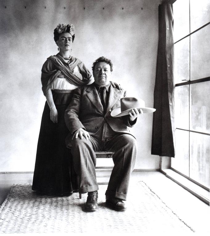 Nickolas Muray Portrait Photograph - Frida and Diego with Hat