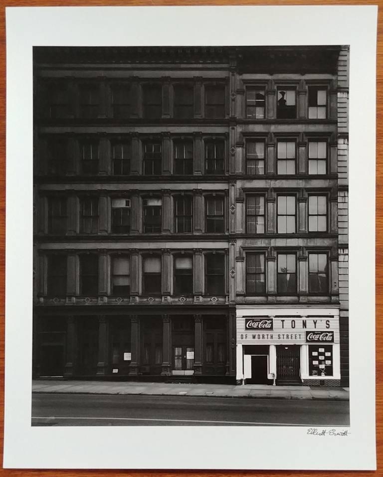 New York City - Photograph by Elliott Erwitt